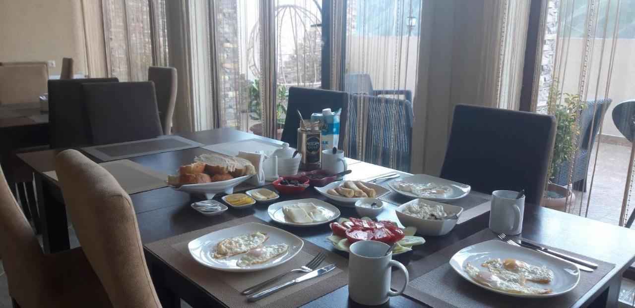 Hotel Iveria Stepancminda Zewnętrze zdjęcie