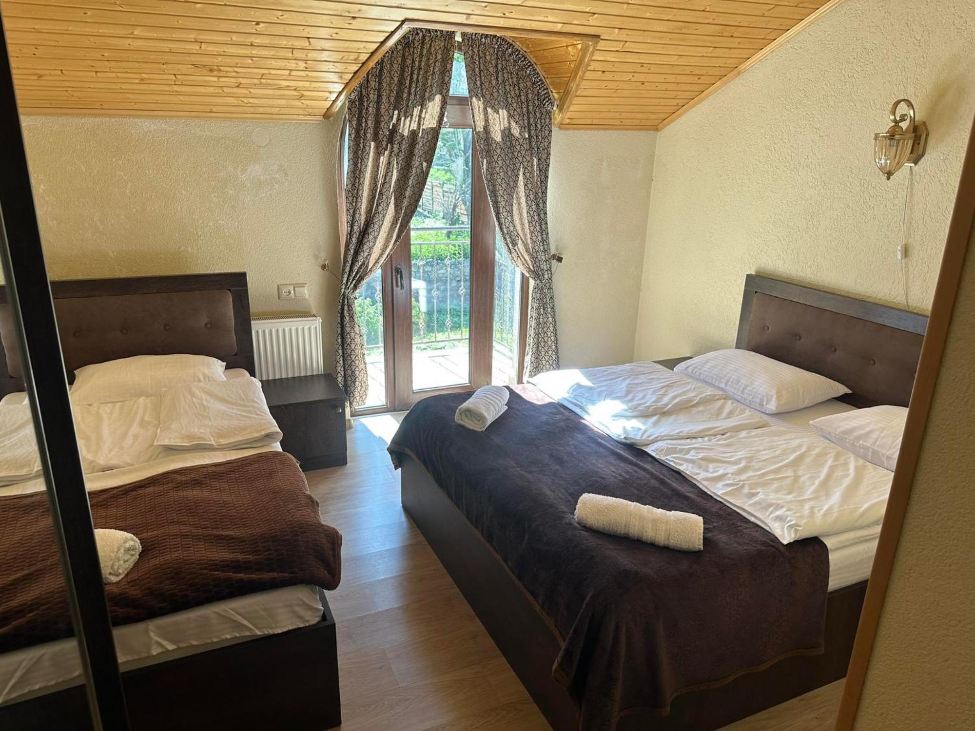 Hotel Iveria Stepancminda Zewnętrze zdjęcie